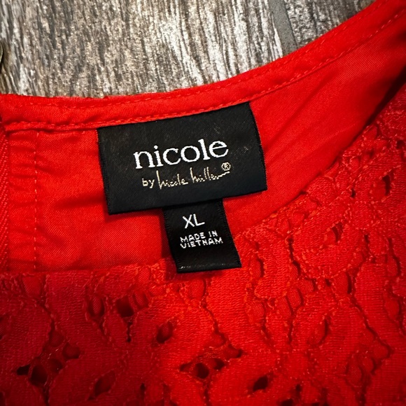 Nicole Miller XL lace design - Picture 2 of 6